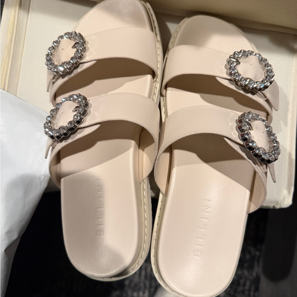 Women’s Cream Slide Sandals with Crystal Buckles Size 7 Like New!